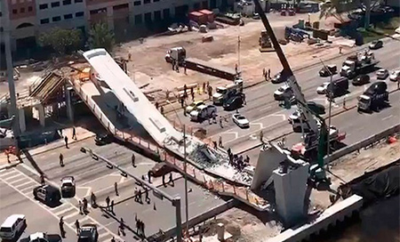 Más de seis heridos por el derrumbe de un puente peatonal en Florida 